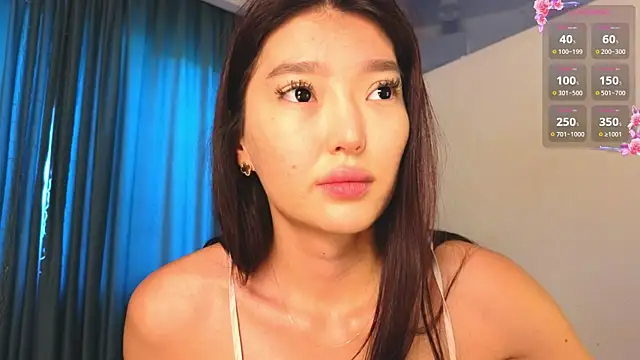 AudreyMell online show from July 6, 7:35 am