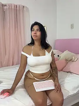 LucyMartelli online show from May 21, 11:41 am