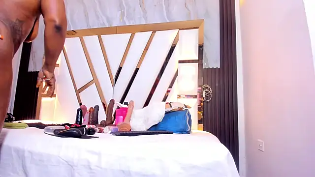 lola hornei online show from October 21, 11:25 am