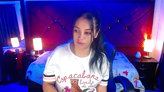 Julietacollins06 online show from May 6, 2:21 pm