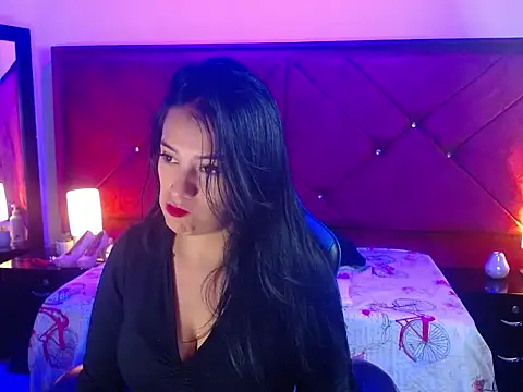 Julietacollins06 online show from May 4, 1:26 pm