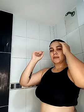 brianaGuzman online show from May 9, 9:06 pm