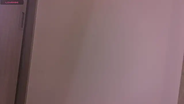 Snapshot of Lovely-allys chatting on September 17, 3:04 am Lovely-allys online show from September 17, 3:04 am