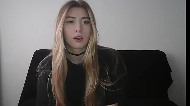 ErikaShyy online show from October 10, 1:49 pm