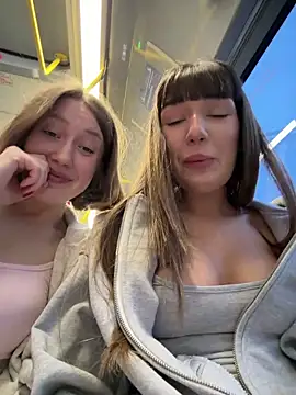 Sophie Avory online show from May 15, 6:32 pm