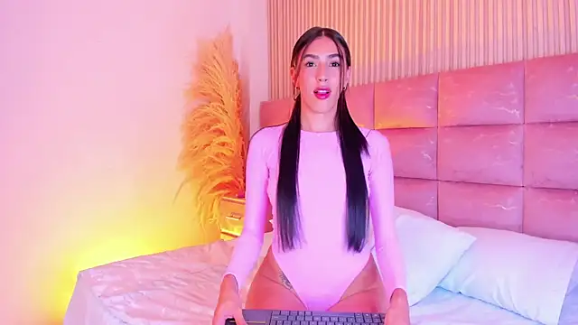 LiaFlowers online show from June 2, 12:22 am