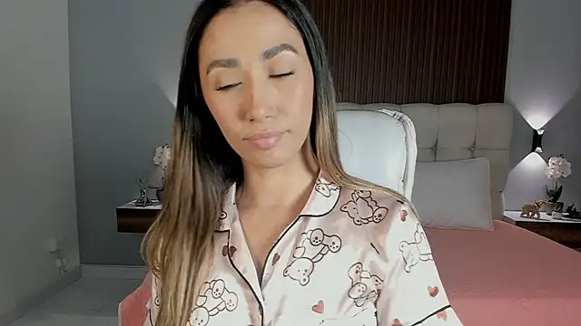 Emma23   online show from June 24, 6:34 am