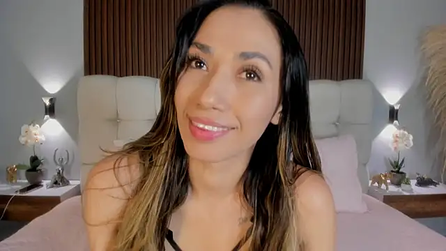 Emma23   online show from May 17, 1:10 pm