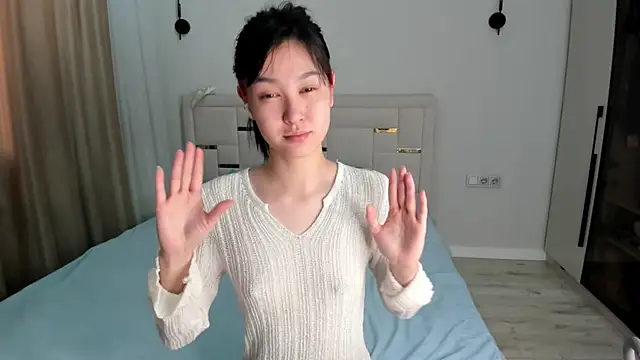 Lola Peach online show from May 24, 4:11 am