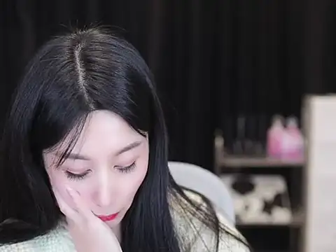 Nuyoah-77 online show from November 3, 4:33 pm