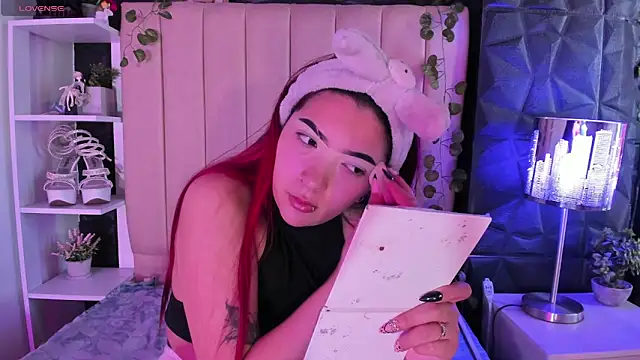 Mia Rinn online show from March 13, 8:32 pm