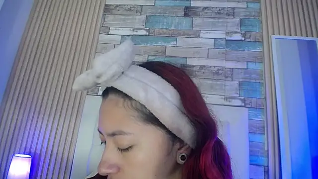 Mia Rinn online show from March 25, 12:41 pm