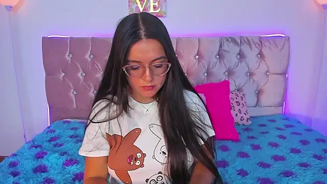 Alice Summer1 online show from April 7, 6:15 am