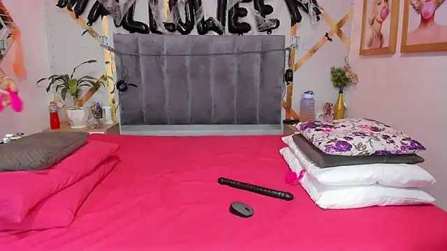 Caroliine Torres online show from October 28, 12:22 pm