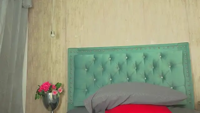 Alexa roussee online show from October 15, 1:03 pm