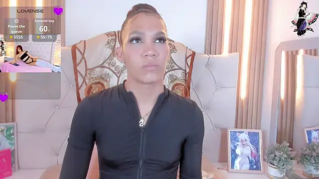 Sara-Smith- online show from May 23, 8:18 pm