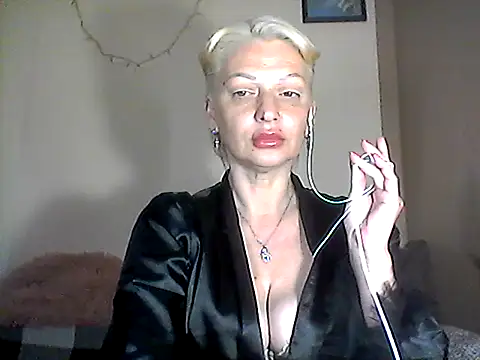 MaryJane441 online show from May 6, 8:24 pm