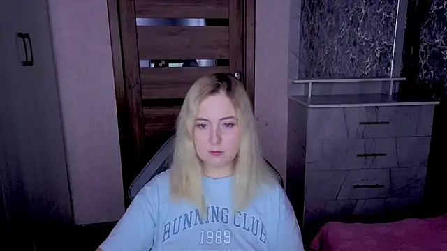 Kristy-Max online show from May 21, 8:40 pm