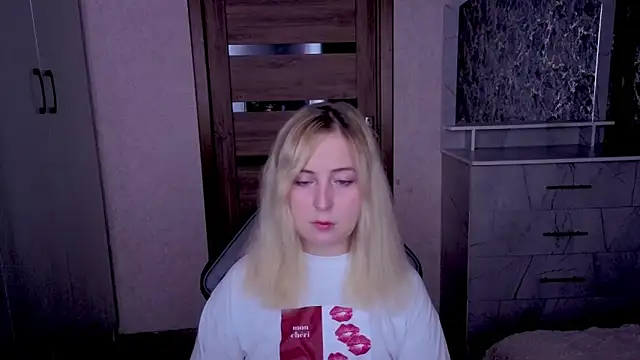 Kristy-Max online show from May 28, 7:34 pm