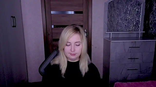 Kristy-Max online show from May 22, 9:35 pm