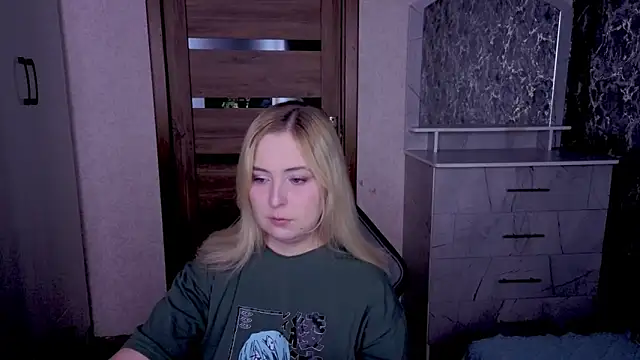 Kristy-Max online show from May 18, 8:59 pm