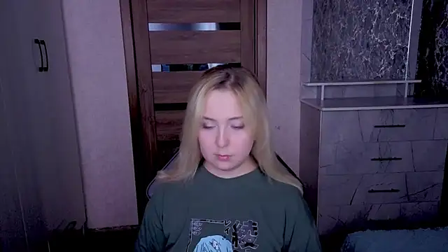 Kristy-Max online show from May 19, 2:18 am
