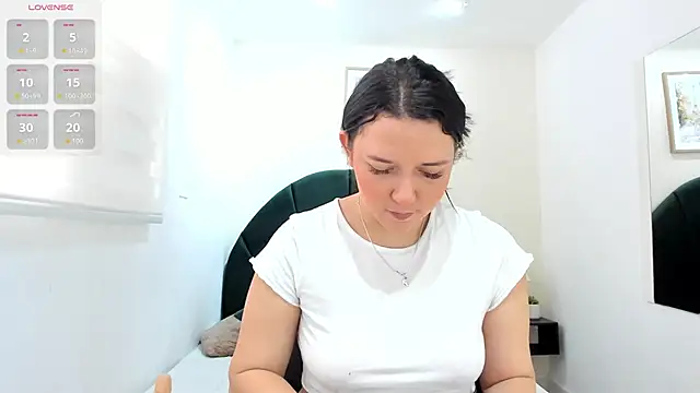  EmilyJireh  online show from May 6, 8:13 pm
