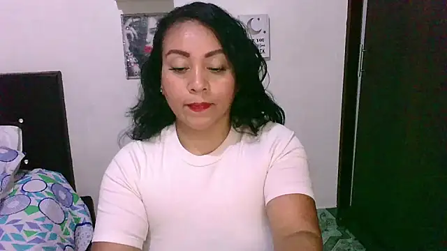 zaray bella online show from October 17, 9:40 pm