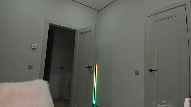  cometoseeme  online show from October 17, 5:16 pm