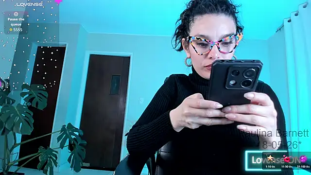 paulinabarnett- online show from May 19, 2:51 am