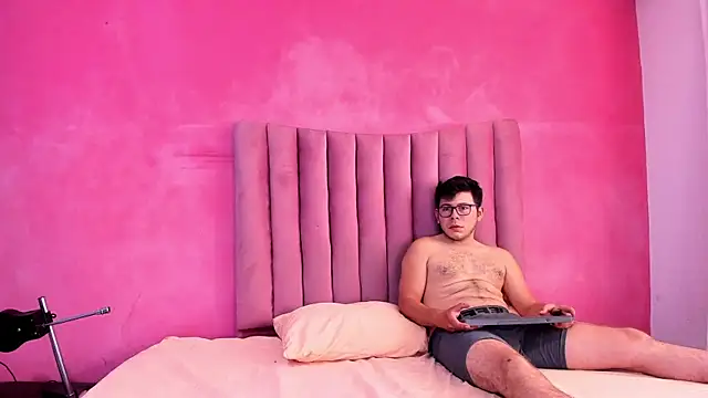 JustiinJazmin online show from December 15, 7:08 pm