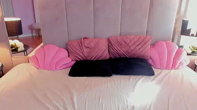 NatalyThorn88 online show from March 7, 7:04 am