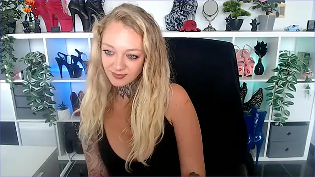 Valery Venom online show from May 2, 8:17 am