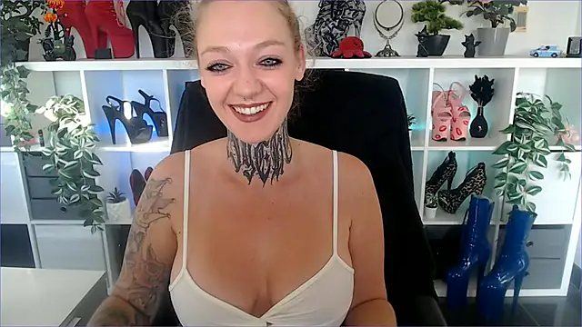 Valery Venom online show from May 4, 3:05 pm