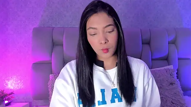 KarolRojas  online show from October 6, 3:34 am