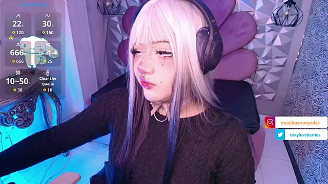 toky doll online show from December 3, 8:55 pm