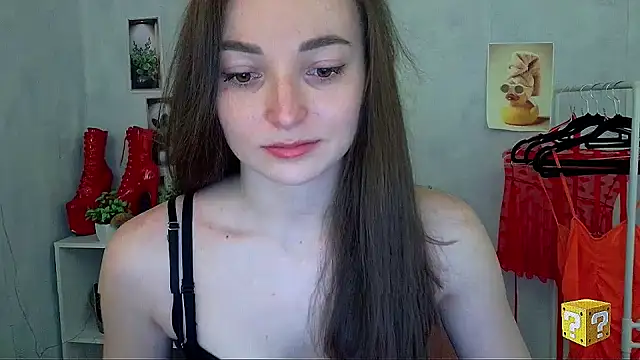  Barbie Kiss  online show from May 3, 8:39 am