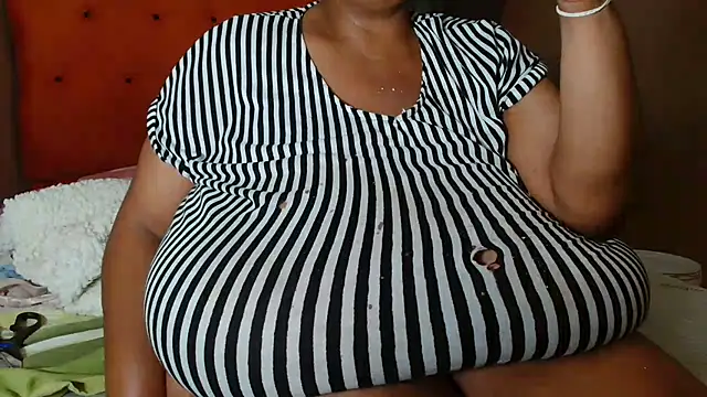 tinagiant online show from March 19, 10:03 pm