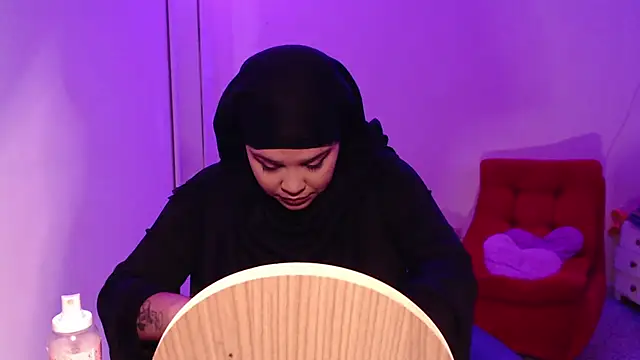 VenussTits97 online show from April 7, 12:01 am