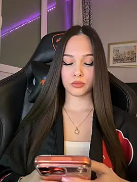 EricaWalls online show from January 17, 6:15 pm