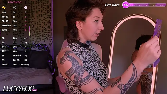 lovelylucyy online show from May 22, 12:30 am