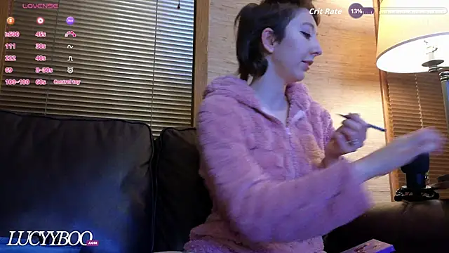 lovelylucyy online show from January 12, 12:38 am