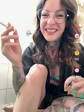 BrownieyQueen online show from May 21, 4:49 pm