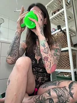 BrownieyQueen online show from March 7, 7:15 am