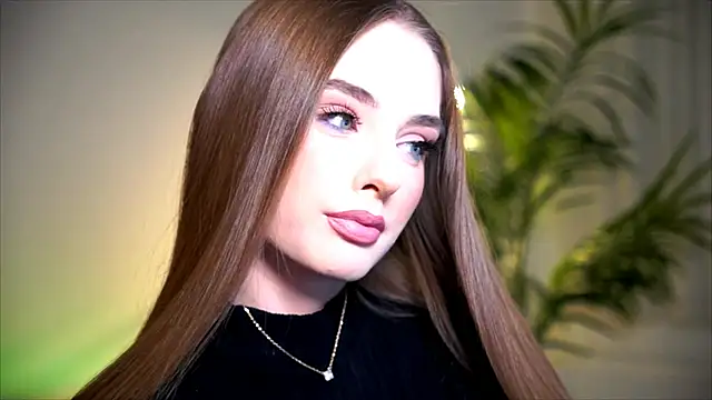 petitegonwiild online show from October 20, 7:39 pm