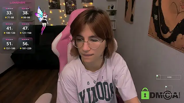 Moon13152 online show from November 4, 9:09 pm