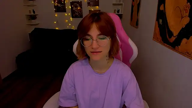 Moon13152 online show from November 3, 8:35 pm