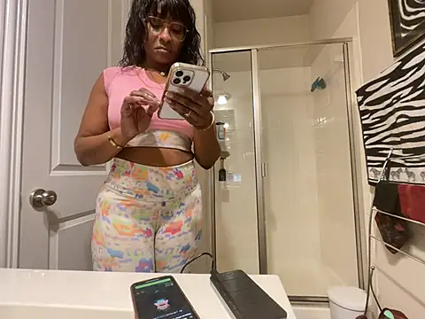 wynterheat online show from May 9, 5:42 am