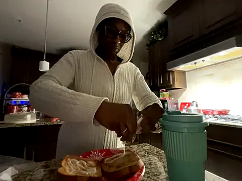 wynterheat online show from December 22, 1:14 pm