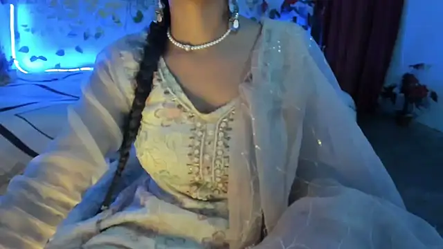 aarjulove online show from May 14, 4:46 pm